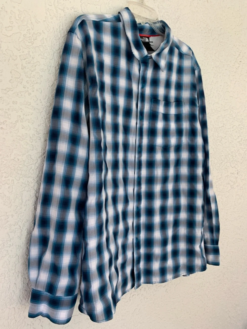 The North Face Men’s Blue and White Plaid Button-Down Shirt size XL